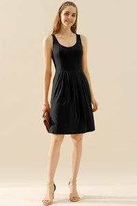 Round Neck Ruched Sleeveless Dress with Pockets • More Colors